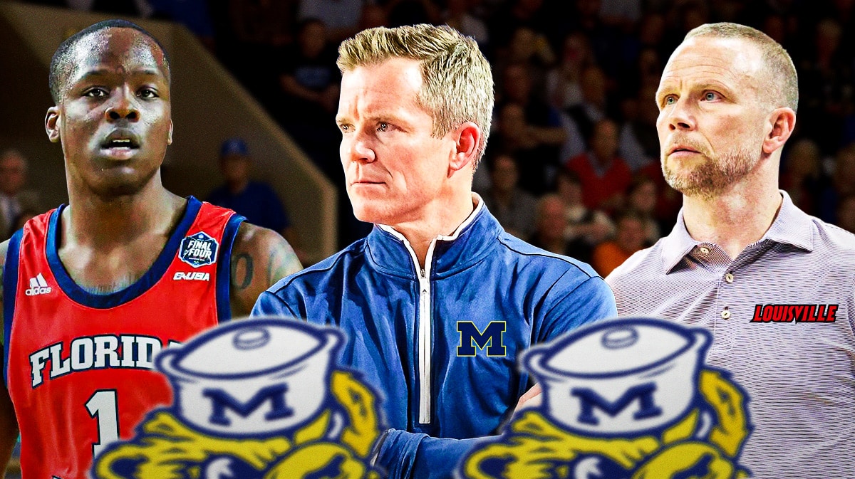 Michigan coach Dusty May and Louisville coach Pat Kelsey looking at Johnell Davis.