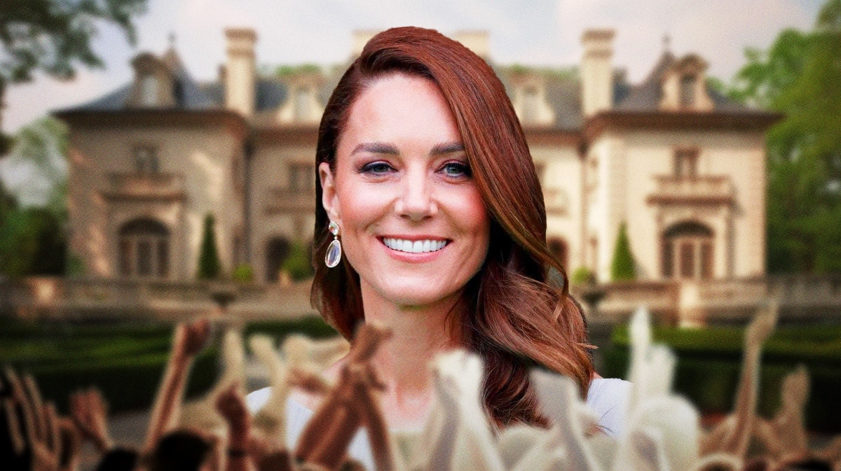 Princess Kate with mansion behind her