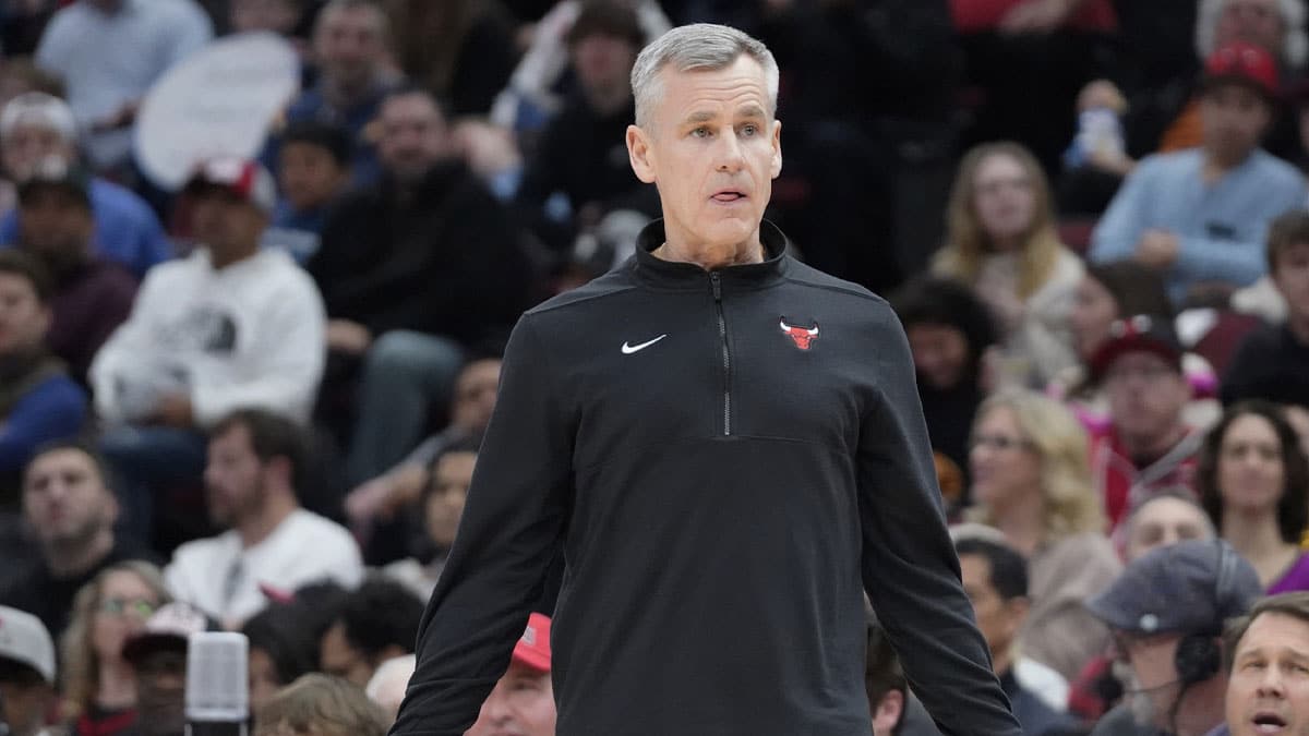 Chicago Bulls head coach Billy Donovan gestures to his team against the Indiana Pacers during the second half at United Center.