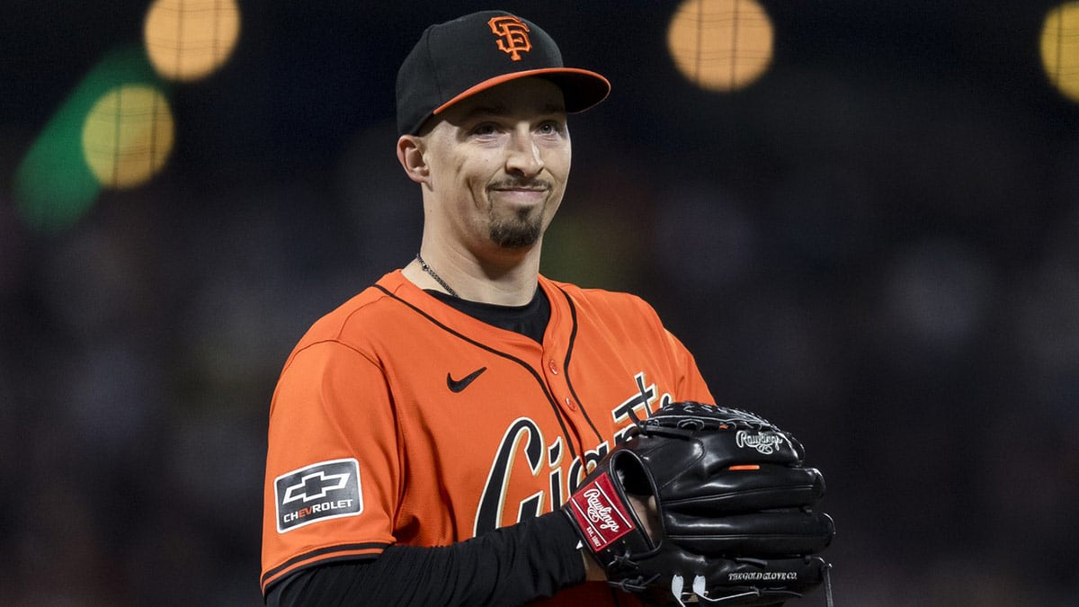 San Francisco Giants pitcher Blake Snell (7) reacts after walking an Arizona Diamondbacks batter during the fourth inning at Oracle Park. 