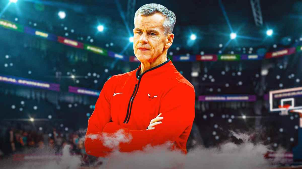 Bulls, Hawks, Bulls Hawks, Billy Donovan, Billy Donovan Bulls, Billy Donovan looking upset with Bulls court in the background