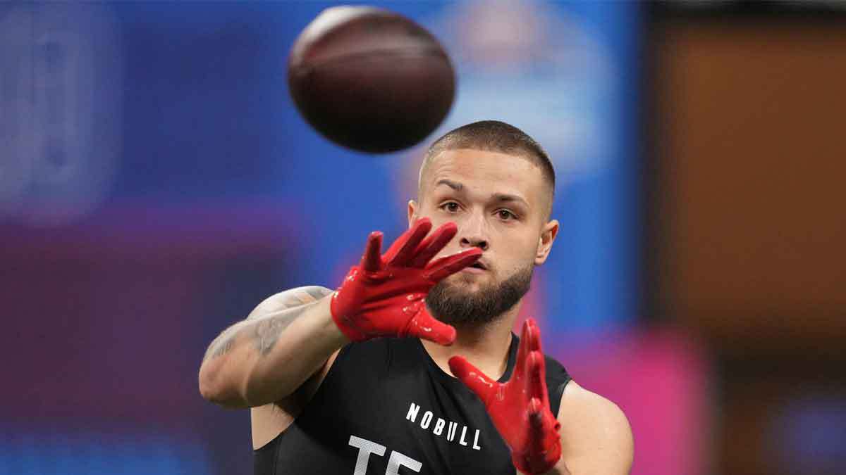 Ohio State tight end Cade Stover (TE14) works out during the 2024 NFL Combine at Lucas Oil Stadium.