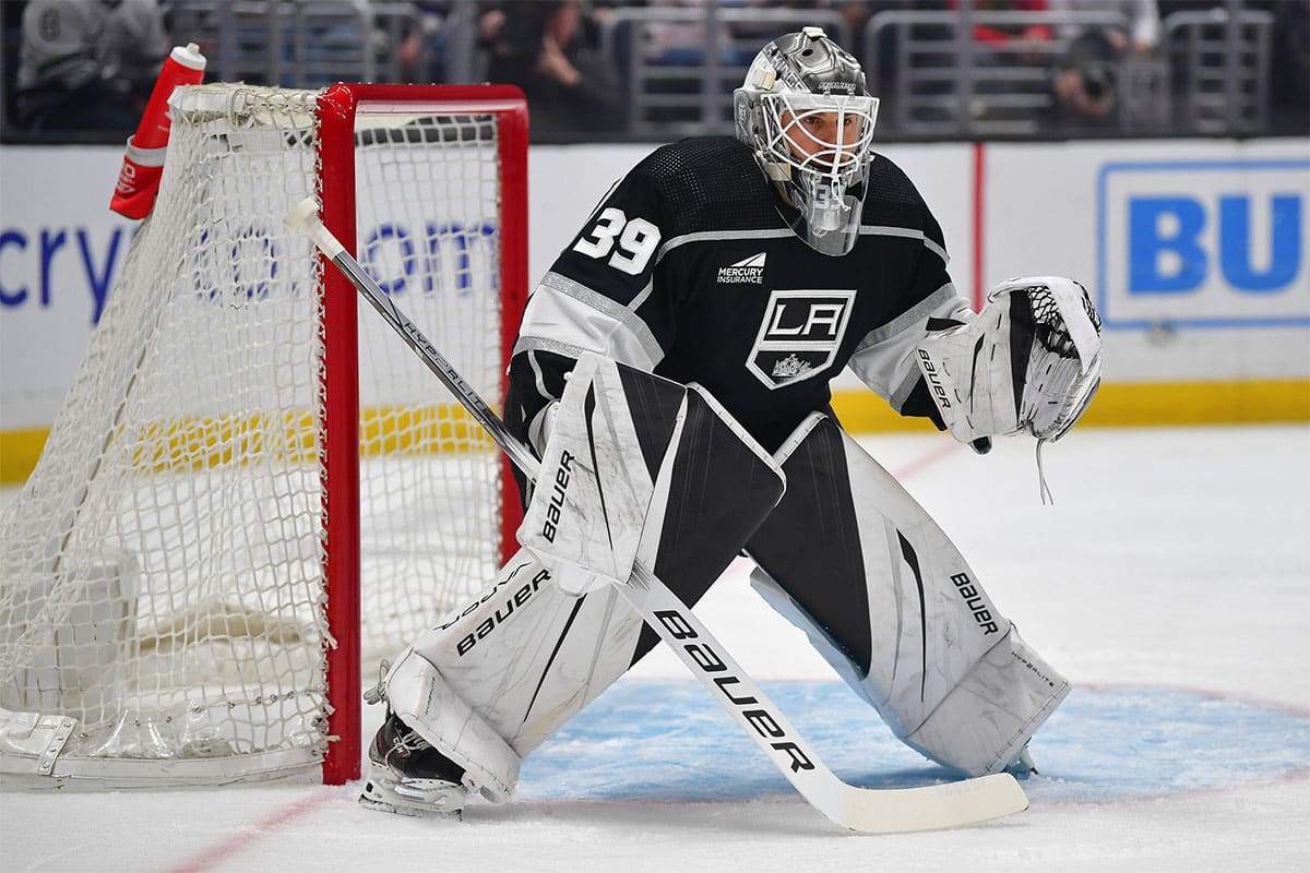 Los Angeles Kings goaltender Cam Talbot (39) defends the goal against the Chicago Blackhawks during the first period at Crypto.com Arena.