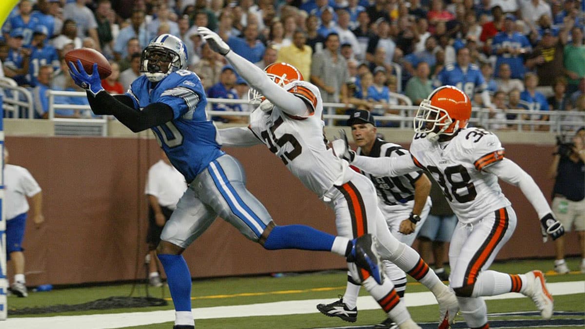 Charles Rogers catching a touchdown on the Lions