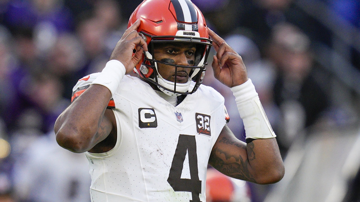 Cleveland Browns quarterback Deshaun Watson (4) calls out to teammates before the snap against the Baltimore Ravens during the second half at M&T Bank Stadium.