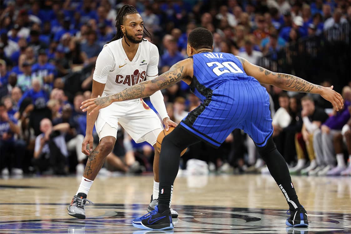 Orlando Magic guard Markelle Fultz (20) guards Cleveland Cavaliers guard Darius Garland (10) in the fourth quarter during game four of the first round for the 2024 NBA playoffs at Kia Center.