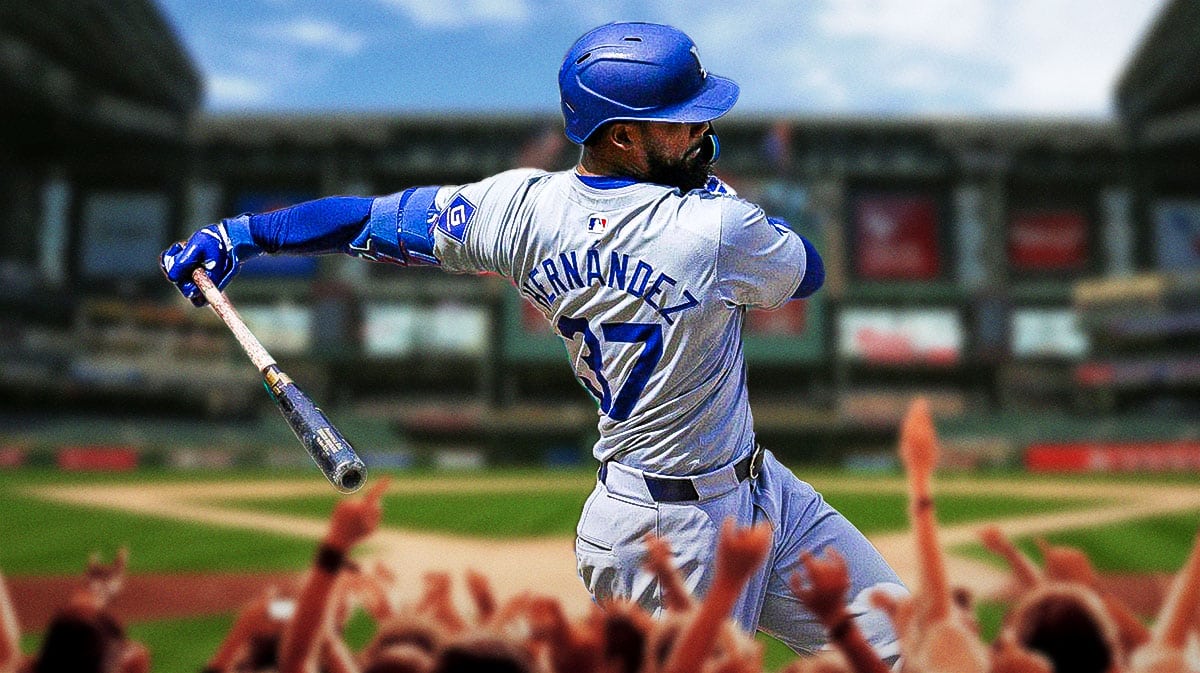 Dodgers' Teoscar Hernandez swinging a baseball bat at Chase Field.