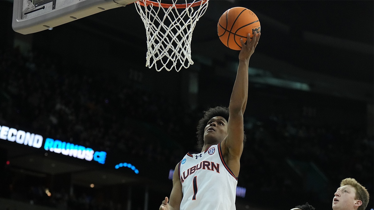 Auburn Tigers guard Aden Holloway (1) attempts a layup against the Yale Bulldogs during the first half of a game in the first round of the 2024 NCAA Tournament at Spokane Veterans Memorial Arena.