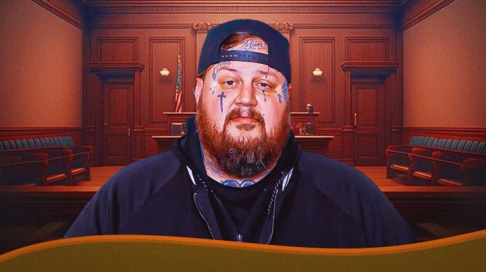 Jelly Roll in a courtroom.