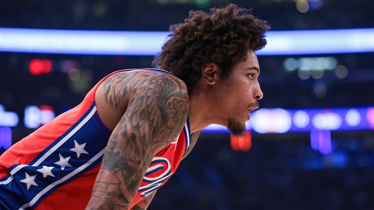 76ers guard Kelly Oubre Jr. (9) looks up during the first half of Knicks game 