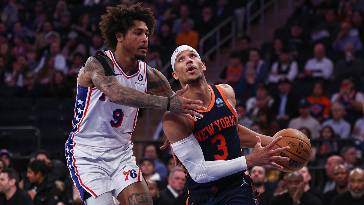 Kelly Oubre defending Josh Hart in a Knicks vs. 76ers matchup
