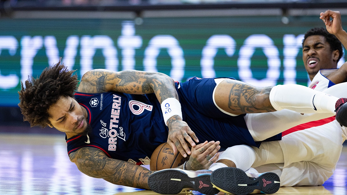 2024 NBA free agent Kelly Oubre diving for a loose ball