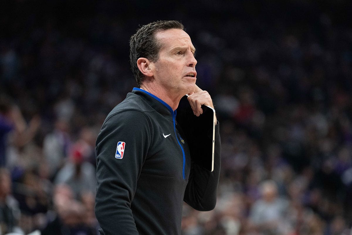 Golden State Warriors assistant coach Kenny Atkinson during the second quarter in game two of the first round of the 2023 NBA playoffs against the Sacramento Kings at Golden 1 Center.