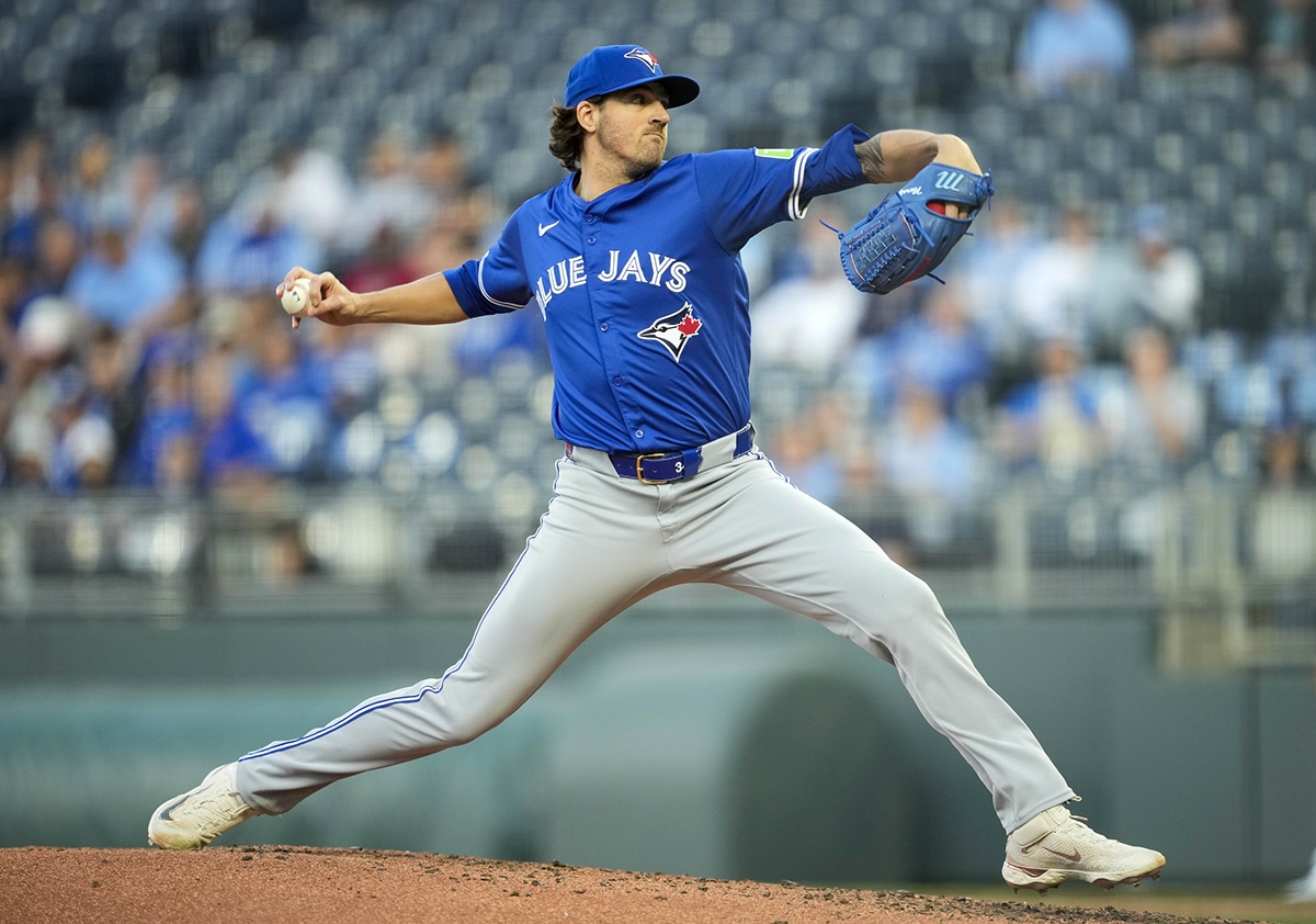 Toronto Blue Jays pitcher Kevin Gausman (34) pitches during the second inning against the Kansas City Royals at Kauffman Stadium.