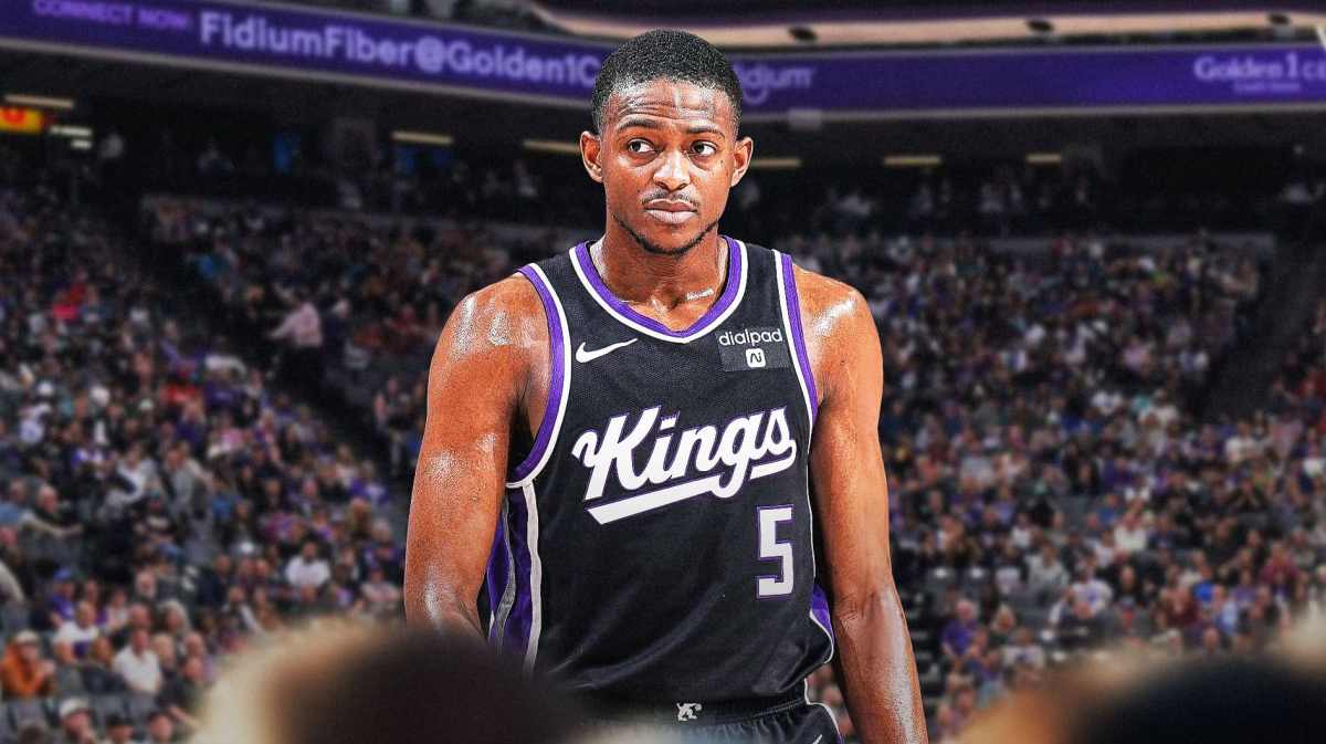 De'Aaron Fox in Sacramento Kings jersey