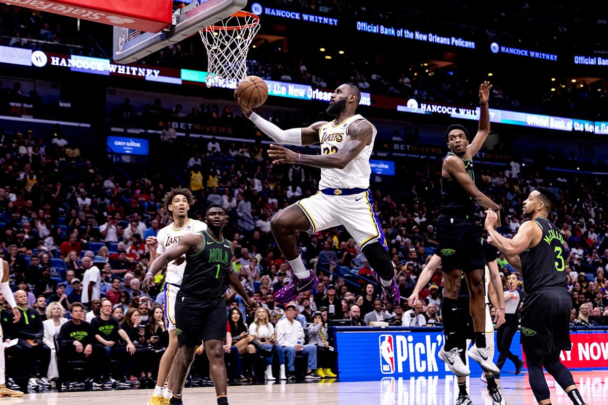 Los Angeles Lakers forward LeBron James (23) drives to the basket against New Orleans Pelicans forward Herbert Jones (5) during the second half at Smoothie King Center.