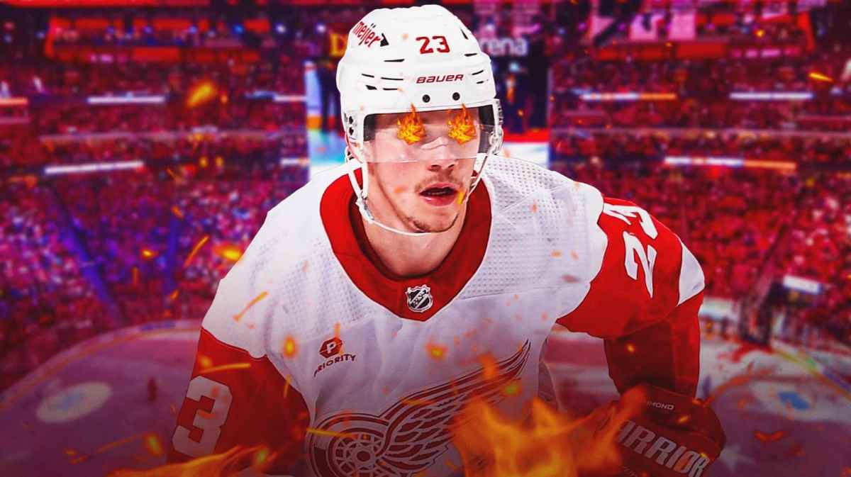 Lucas Raymond saving the Red Wings.