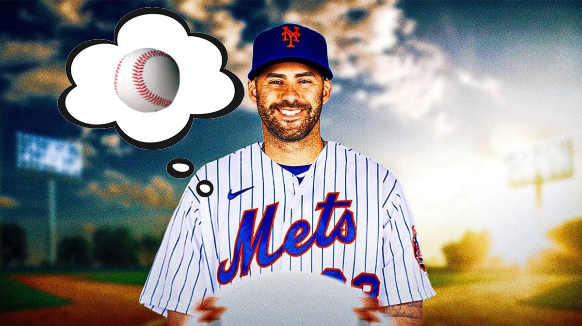 JD Martinez in a Mets uniform. Give him a thought bubble. In the bubble, place a baseball.