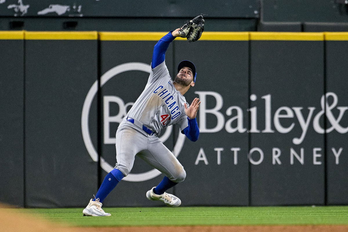Chicago Cubs left fielder Mike Tauchman (40) in action during the game between the Texas Rangers and the Chicago Cubs at Globe Life Field.
