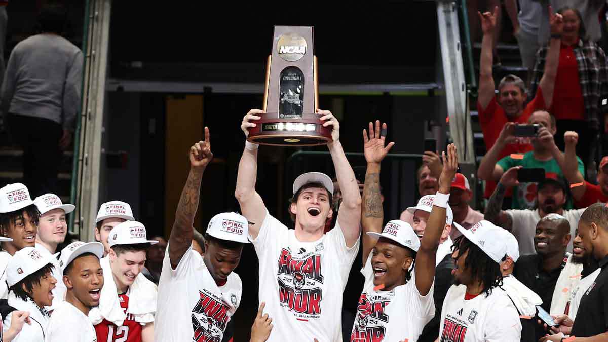 NC State celebrating after advancing to the Final Four
