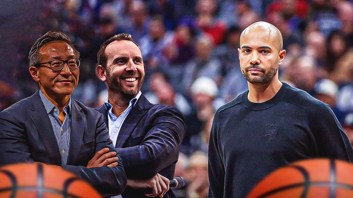 Image: Sean Marks and Joe Tsai on one side looking at Jordi Fernandez on the other