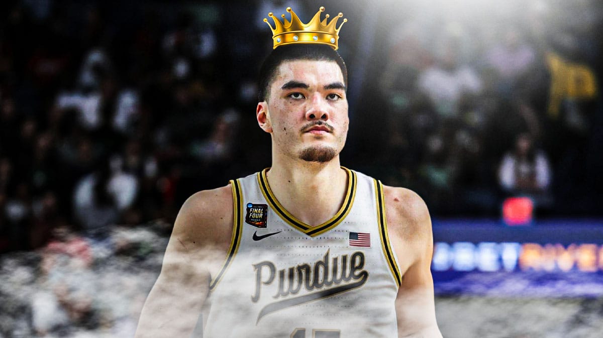 Photo: Zach Edey in action in Purdue jersey with a crown on his head