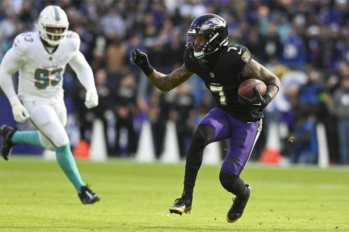 Baltimore Ravens wide receiver Rashod Bateman (7) runs after the catch during the first quarter against the Miami Dolphins at M&T Bank Stadium.