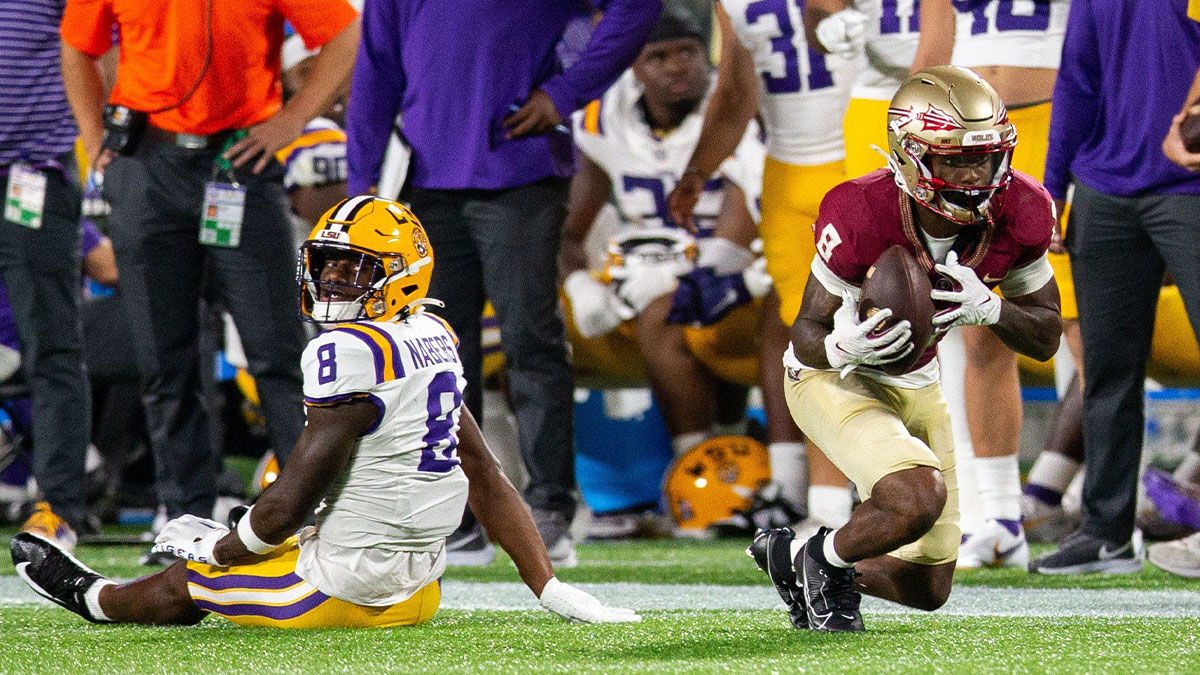 Florida State Seminoles defensive back Renardo Green (6) intercepts the ball during a game against the LSU Tigers