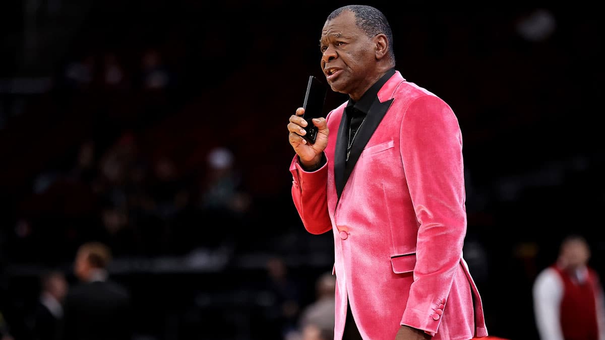 Houston Rockets former guard Calvin Murphy prior to the game against the San Antonio Spurs at Toyota Center