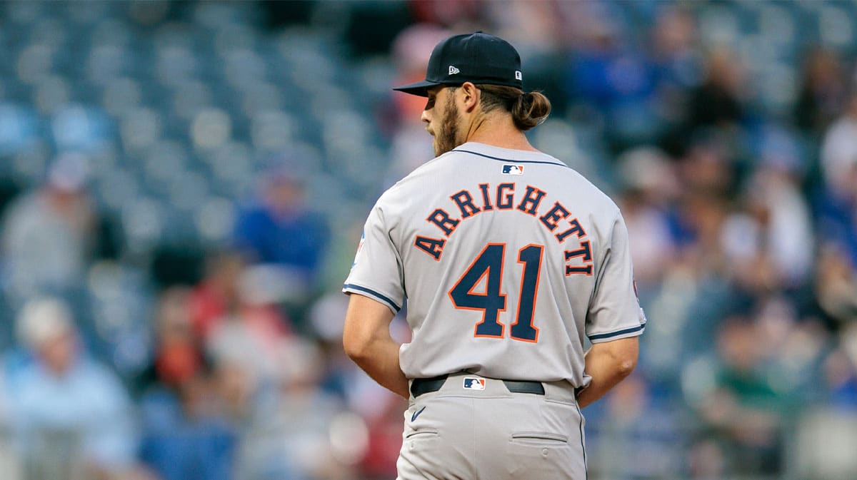 Houston Astros pitcher Spencer Arrighetti (41) pitching during the first inning against the Kansas City Royals at Kauffman Stadium. 