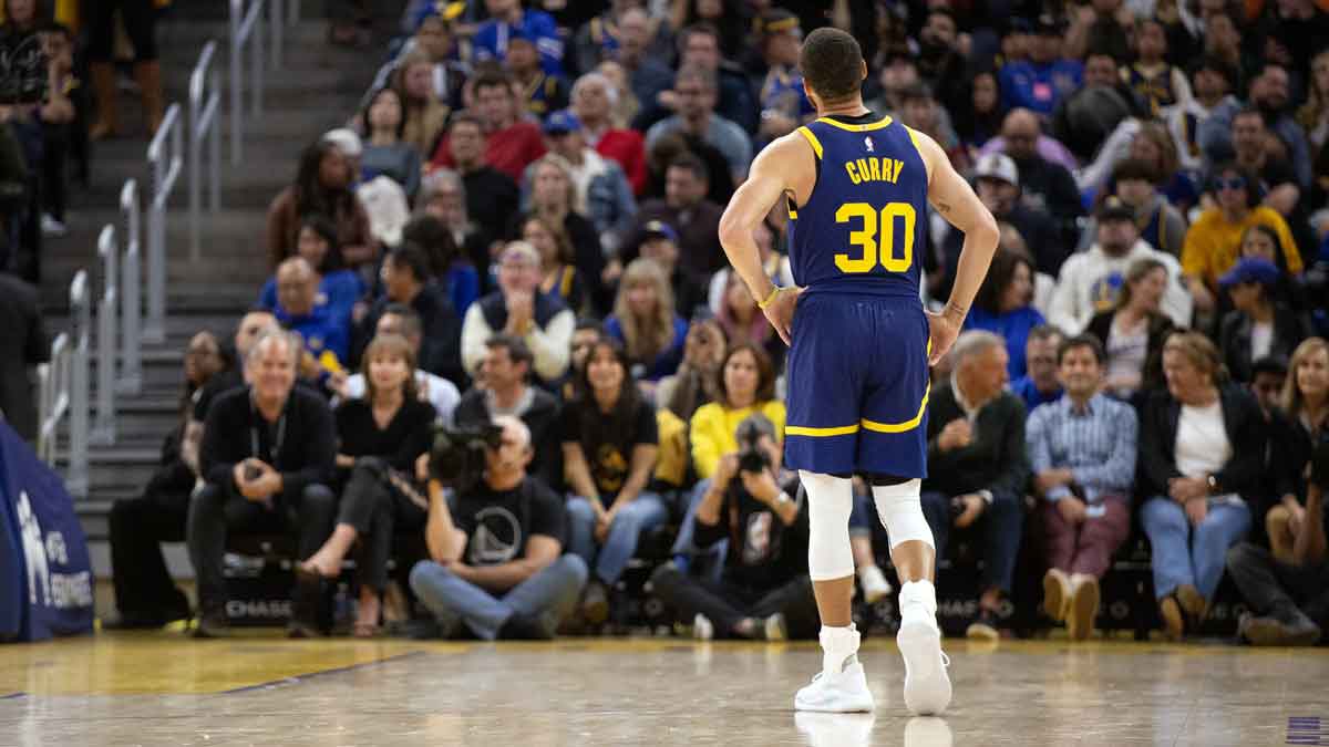 Golden State Warriors guard Stephen Curry (30) during a timeout in the fourth quarter against the New Orleans Pelicans at Chase Center. 