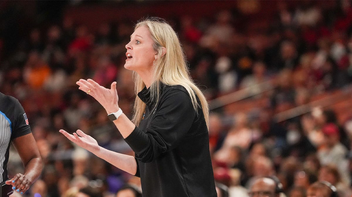 Tennessee Lady Vols head coach Kellie Harper during the first half against the Alabama Crimson Tide
