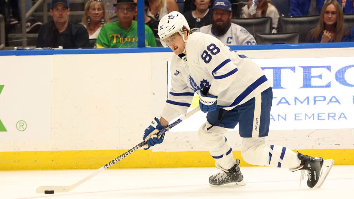  Toronto Maple Leafs right wing William Nylander (88) skates with the puck against the Tampa Bay Lightning during the second period at Amalie Arena.