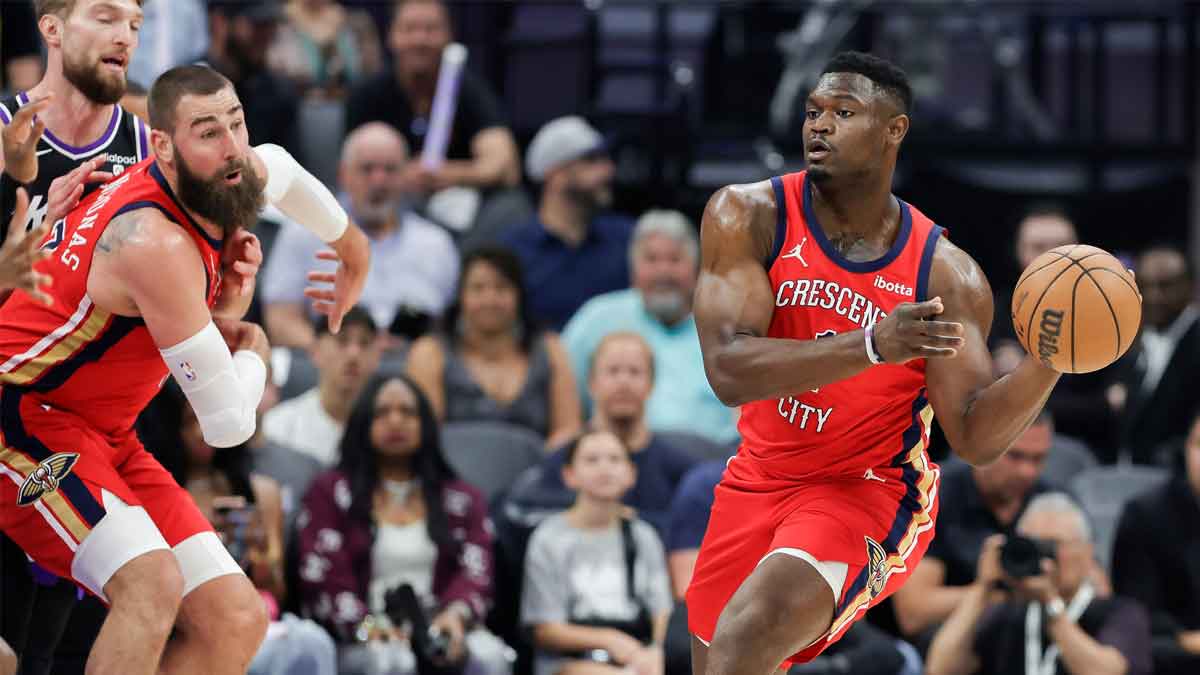 New Orleans Pelicans forward Zion Williamson (1) looks to pass the ball against the Sacramento Kings during the first quarter at Golden 1 Center