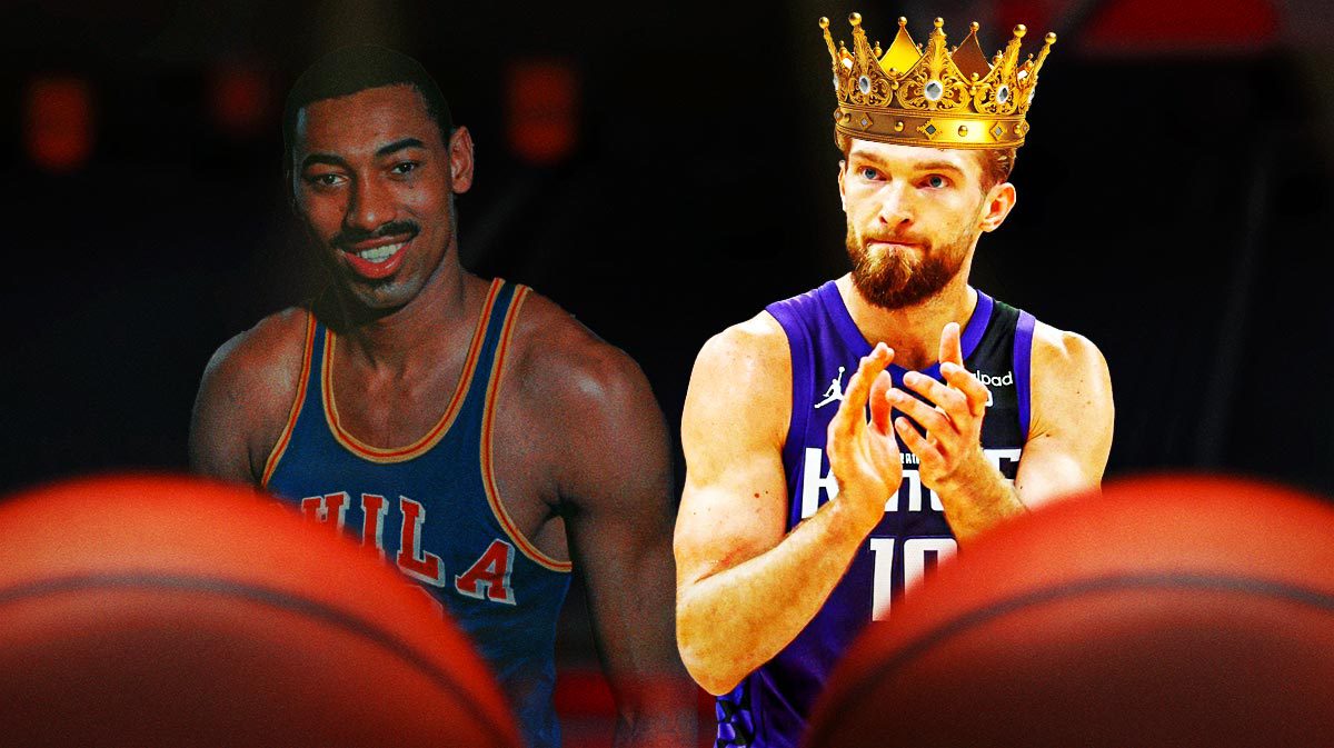 KIngs' Domantas Sabonis wearing crown next to Wilt Chamberlain