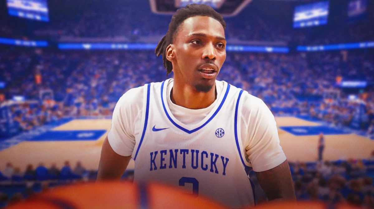 Transfer portal, Aaron Bradshaw, Aaron Bradshaw transfer portal, Kentucky basketball, John Calipari, Aaron Bradshaw with Kentucky basketball arena in the background