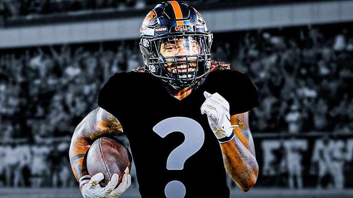 Oregon State Damien Martinez wearing a mystery jersey