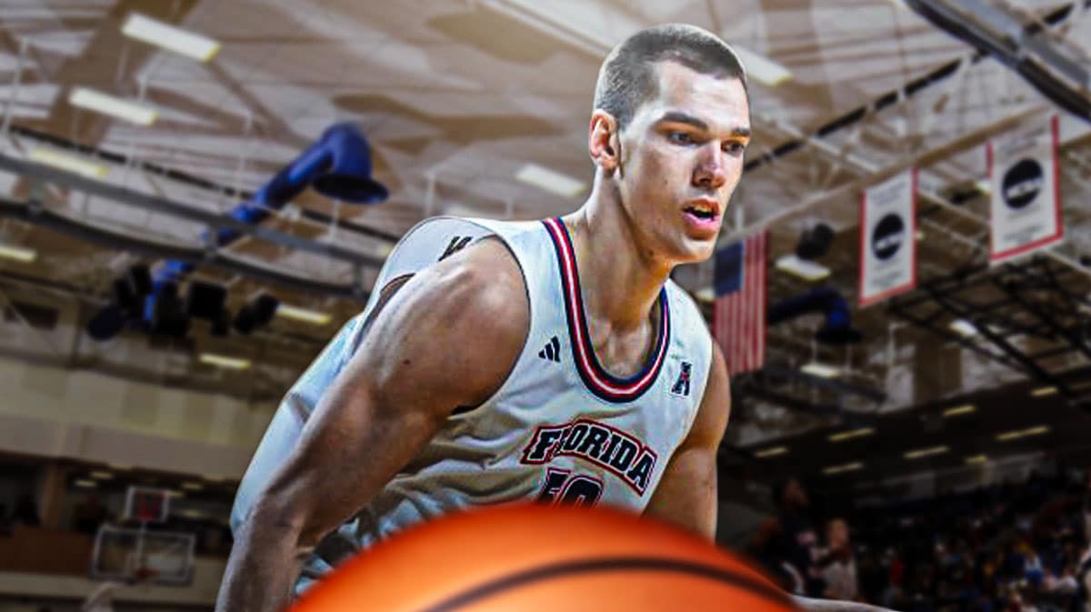 Vladislav Goldin, transfer portal, Florida Atlantic basketball, Michigan basketball, Vladislav Goldin transfer portal, Vladislav Goldin with FAU basketball arena in the background