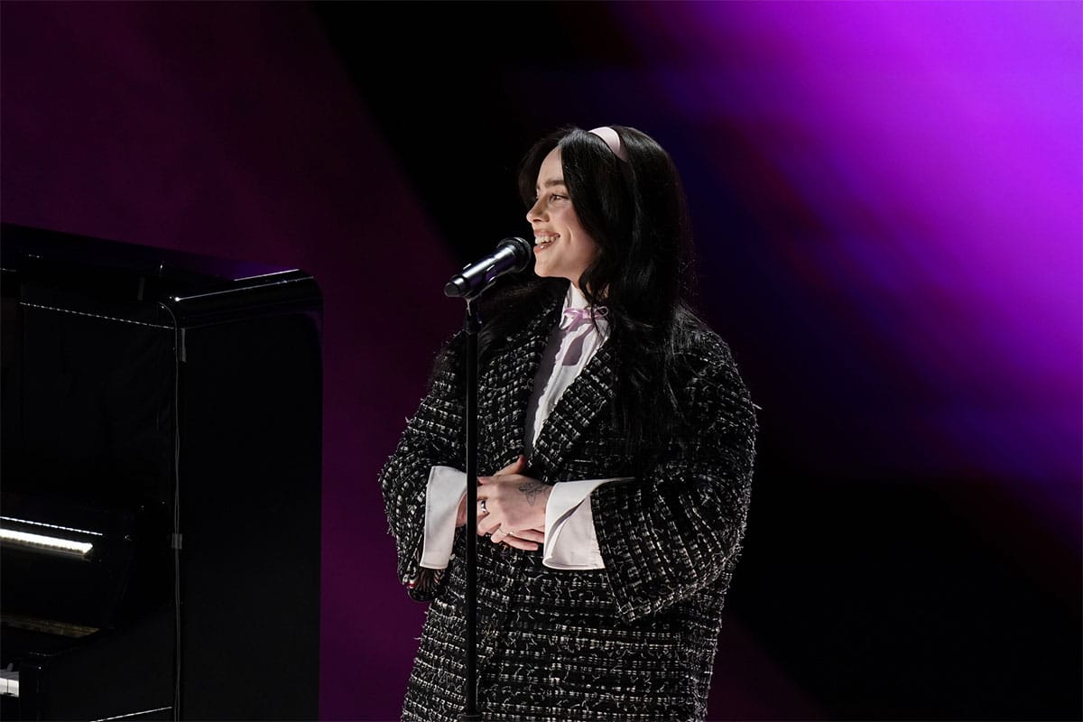 Billie Eilish performing What Was I Made For? at 2024 Oscars.