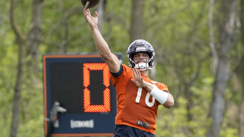 Caleb Williams throwing a pass at Bears rookie minicamp