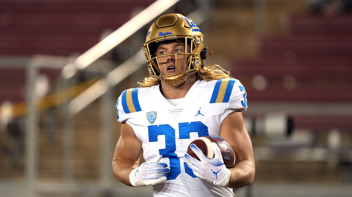 UCLA Bruins running back Carson Steele (33) warms up before the game against the Stanford Cardinal at Stanford Stadium.
