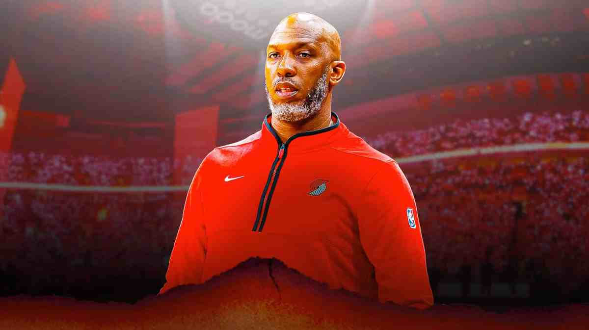 Chauncey Billups with the Blazers arena in the background