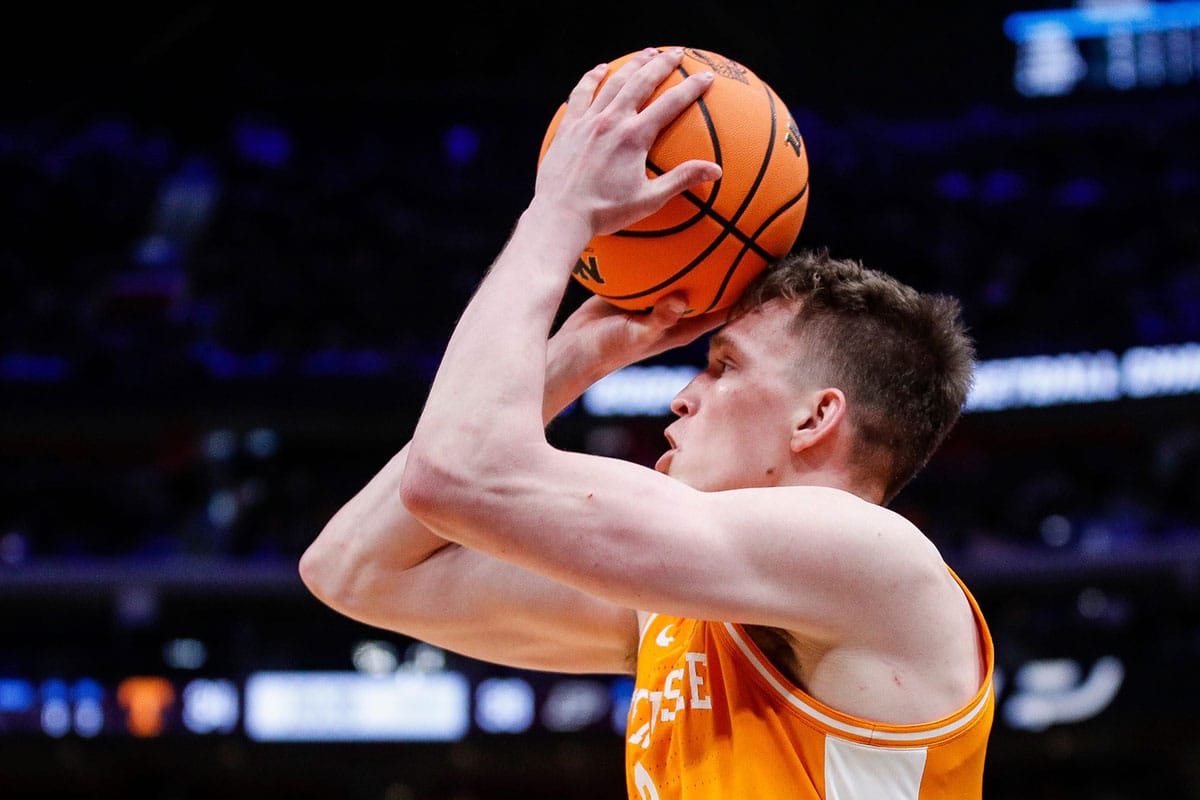 Tennessee guard Dalton Knecht (3) makes a jump shot against Purdue during the second half of the NCAA tournament Midwest Regional Elite 8 round at Little Caesars Arena in Detroit