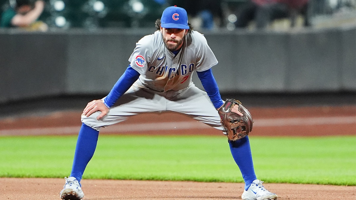 Chicago Cubs shortstop Dansby Swanson (7) reacts to making a throwing error against the New York Mets during the sixth inning at Citi Field.