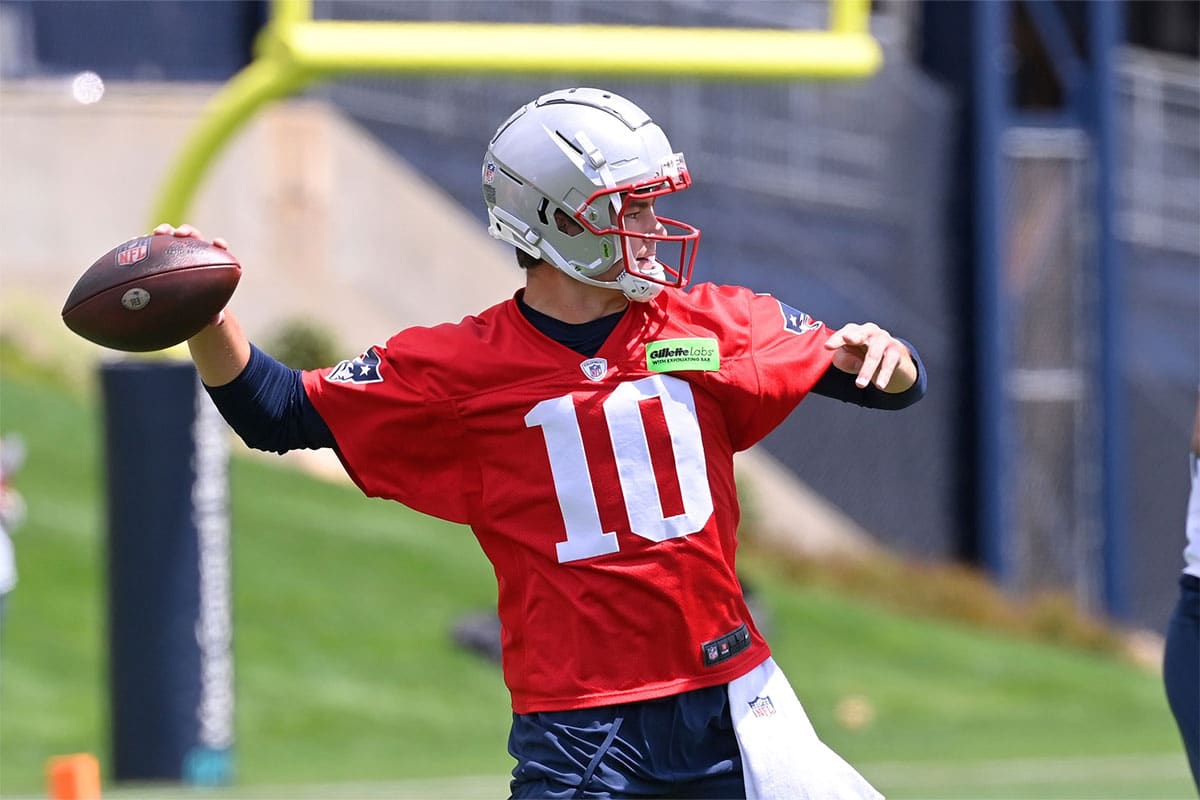 New England Patriots quarterback Drake Maye (10) throws a pass at the New England Patriots rookie camp at Gillette Stadium.