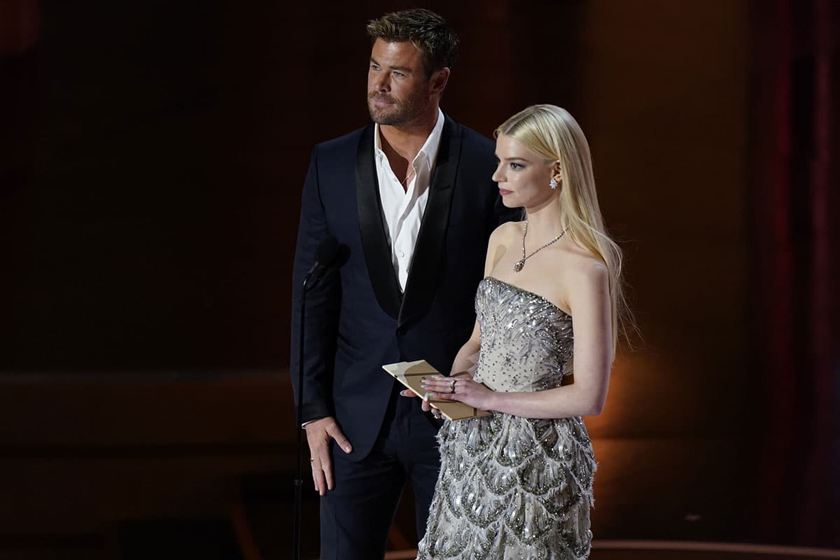 Furiosa stars Chris Hemsworth, Anya Taylor-Joy presenting an award at the 2024 Oscars