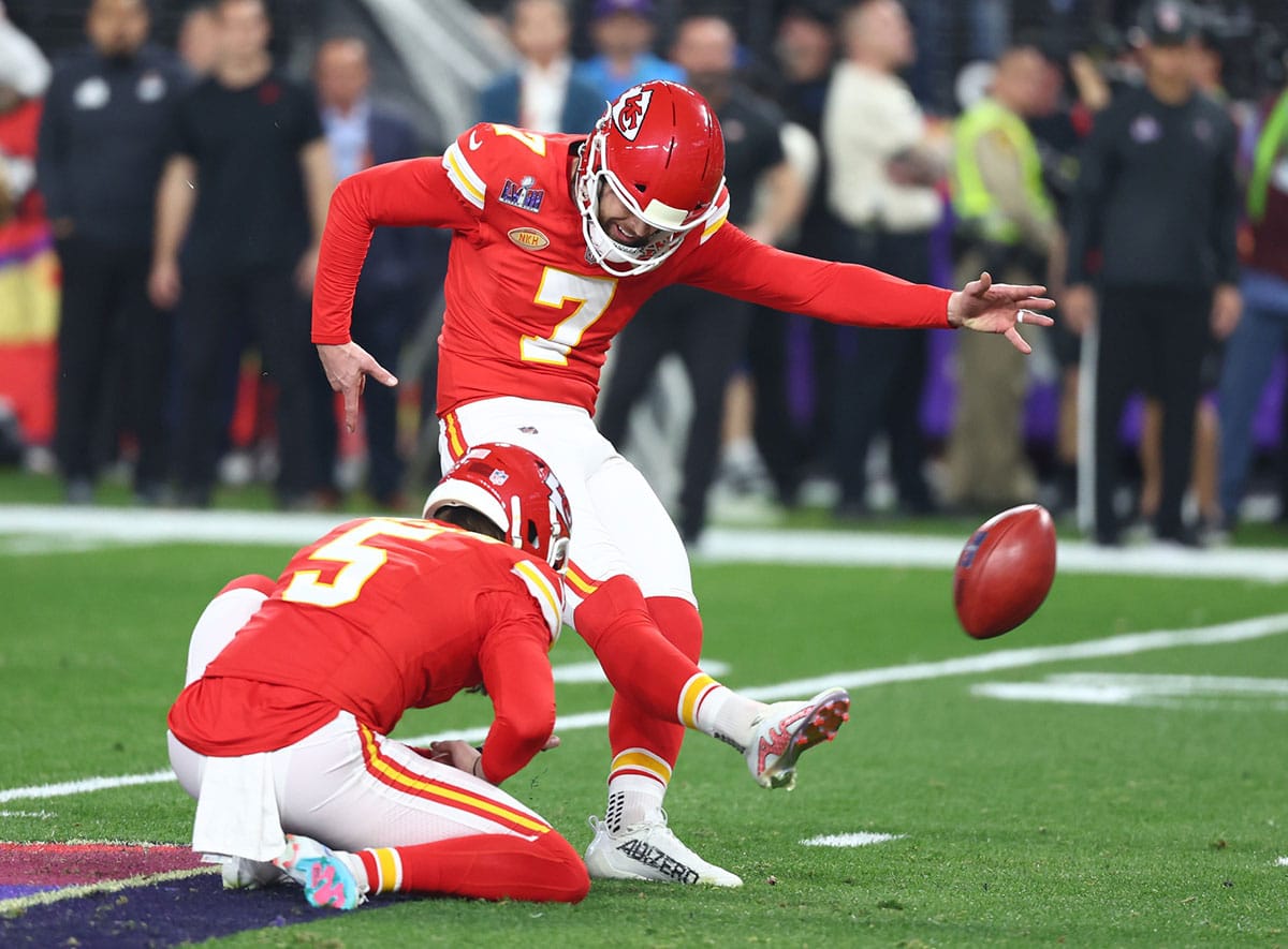 Kansas City Chiefs place kicker Harrison Butker (7) kicks a field goal against the San Francisco 49ers in the first half in Super Bowl LVIII at Allegiant Stadium.