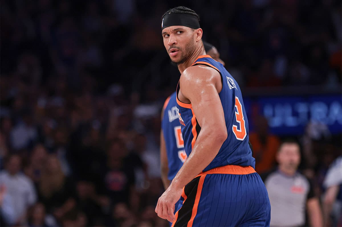 New York Knicks guard Josh Hart (3) looks back after a basket against the Indiana Pacers during the second half during game five of the second round for the 2024 NBA playoffs at Madison Square Garden.