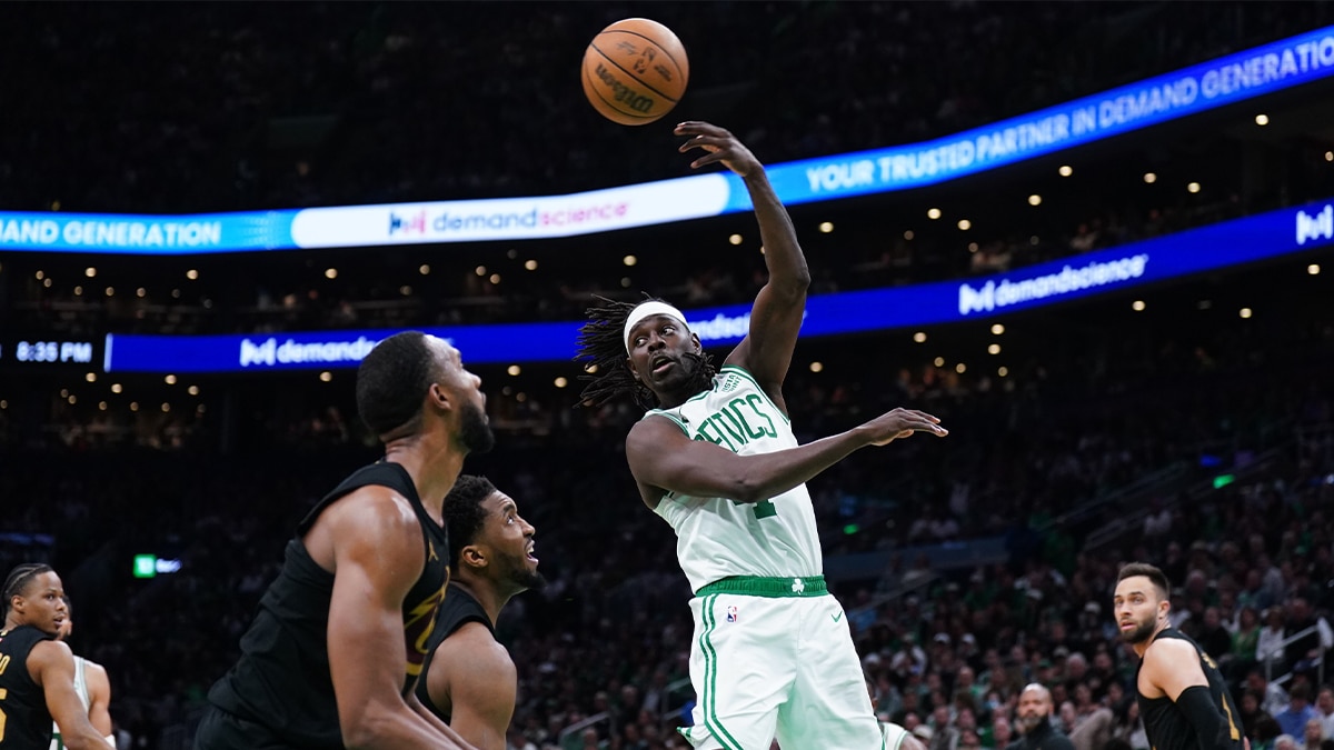 Boston Celtics guard Jrue Holiday (4) passes the ball against the Cleveland Cavaliers