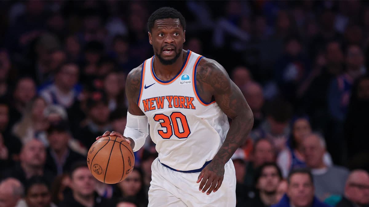 New York Knicks forward Julius Randle (30) dribbles up court during the second half against the Orlando Magic at Madison Square Garden.